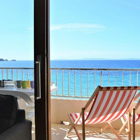 Studio Sur Plage Cavaliere Avec Terrasse, 1Er Etage, 2 Couchages - Fr-1-251-80 Le Lavandou Kültér fotó